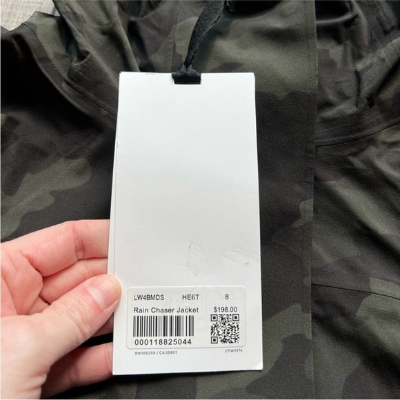 Lululemon Rain Chaser Jacket in Heritage 365 Camo Dark Olive Multi Size 8 - Picture 4 of 7